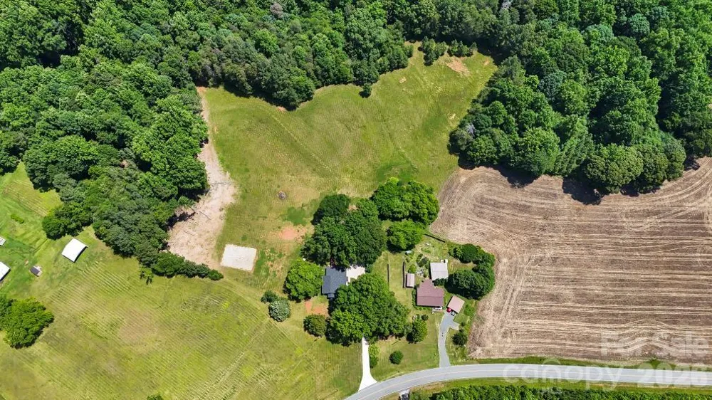 5740 Crouse Road Crouse, NC 28033