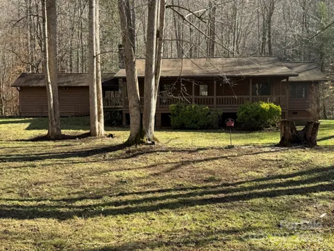 80 Larkspur Lane