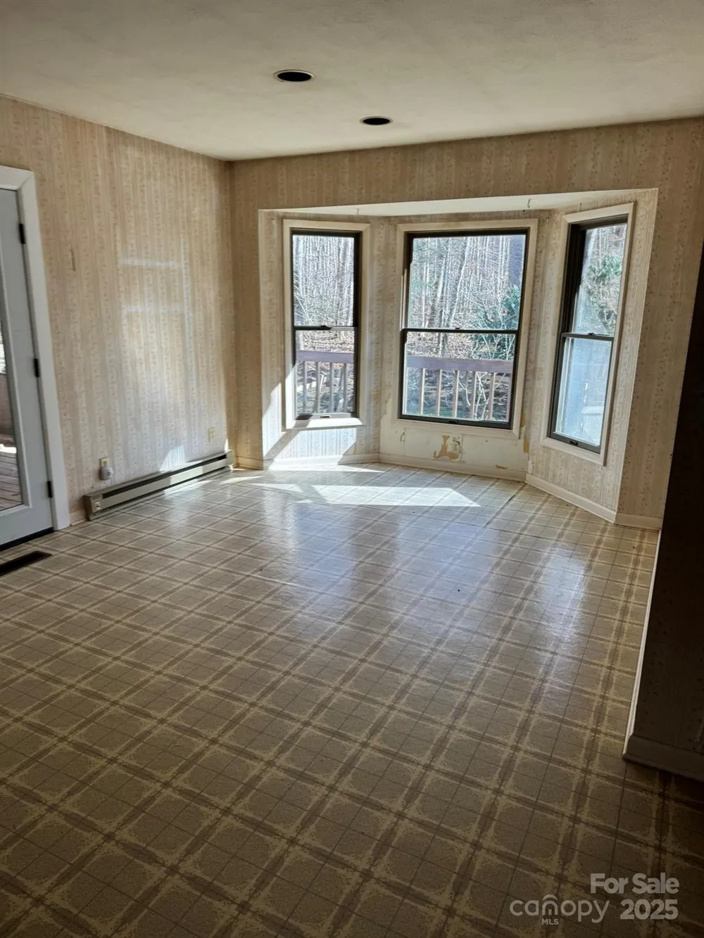 80 Larkspur Lane Cullowhee, NC 28723