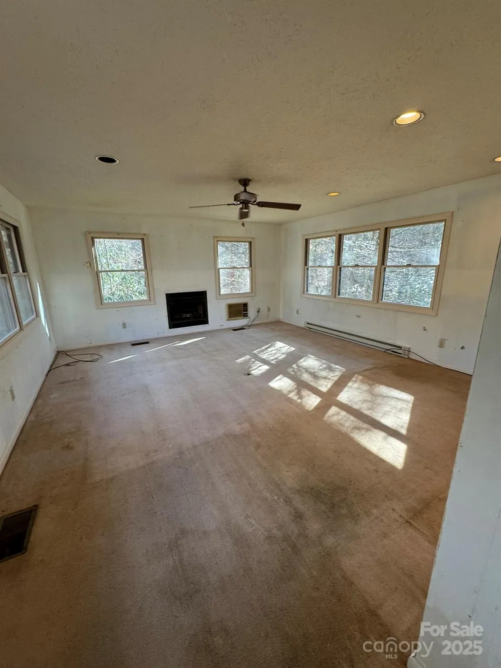 80 Larkspur Lane Cullowhee, NC 28723