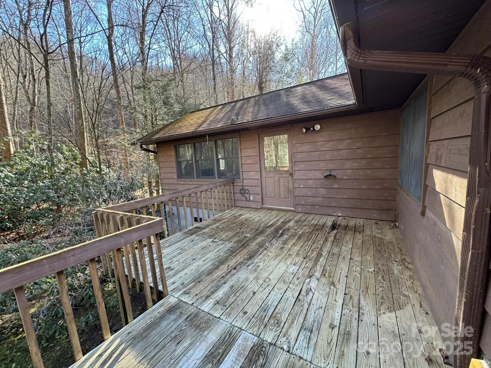 80 Larkspur Lane Cullowhee, NC 28723