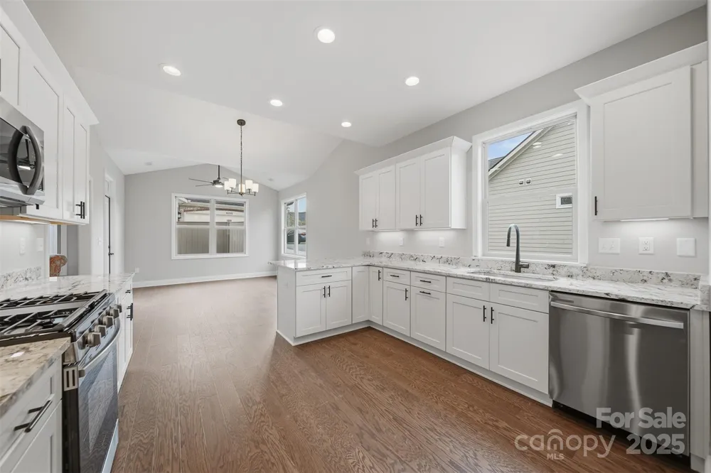 835A Wynnshire Drive Hickory, NC 28601