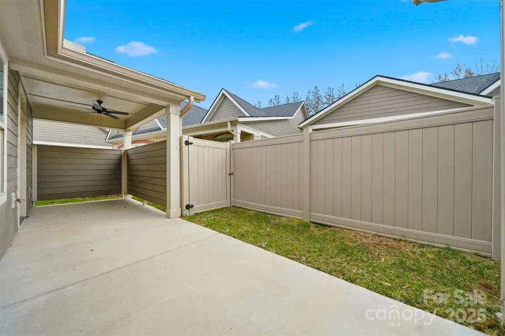 835A Wynnshire Drive Hickory, NC 28601