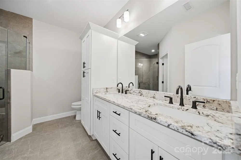 835A Wynnshire Drive Hickory, NC 28601
