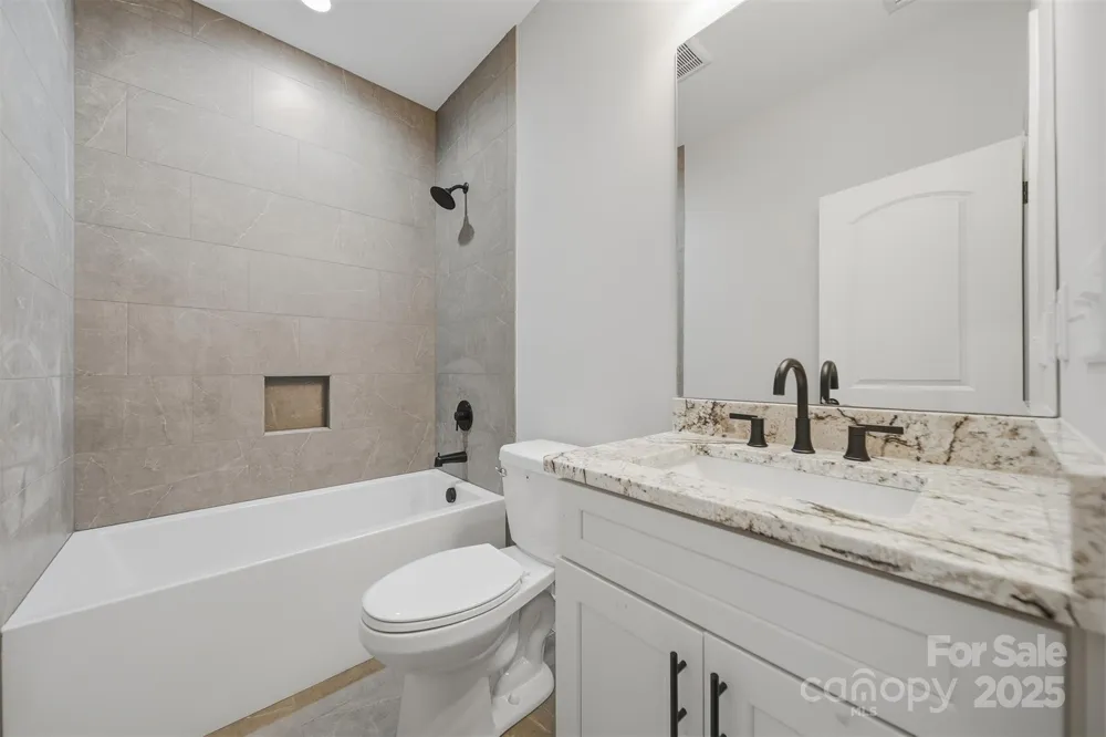 835A Wynnshire Drive Hickory, NC 28601
