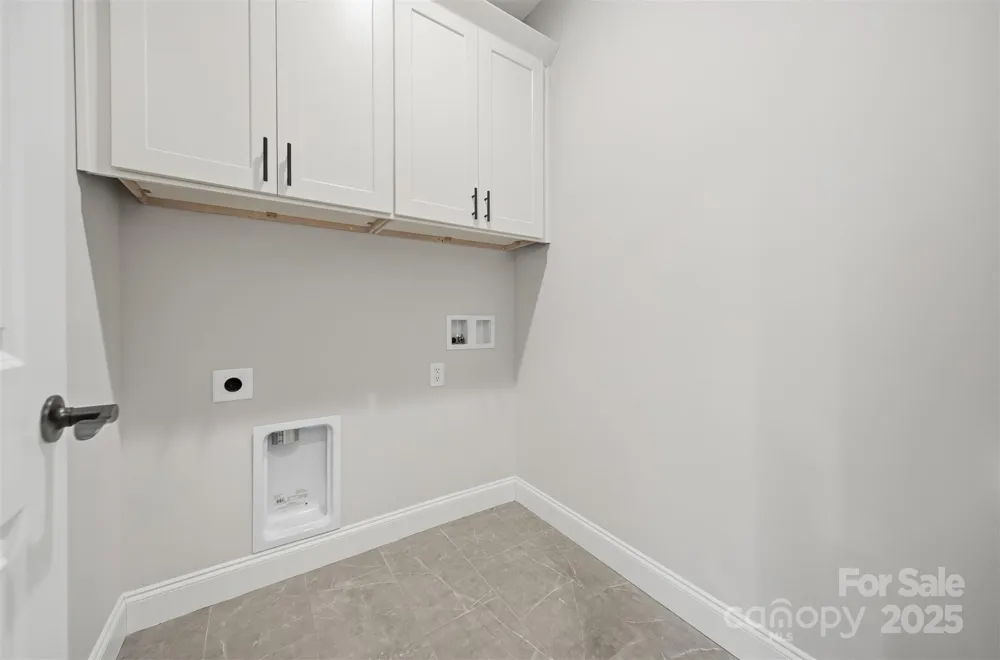 835A Wynnshire Drive Hickory, NC 28601