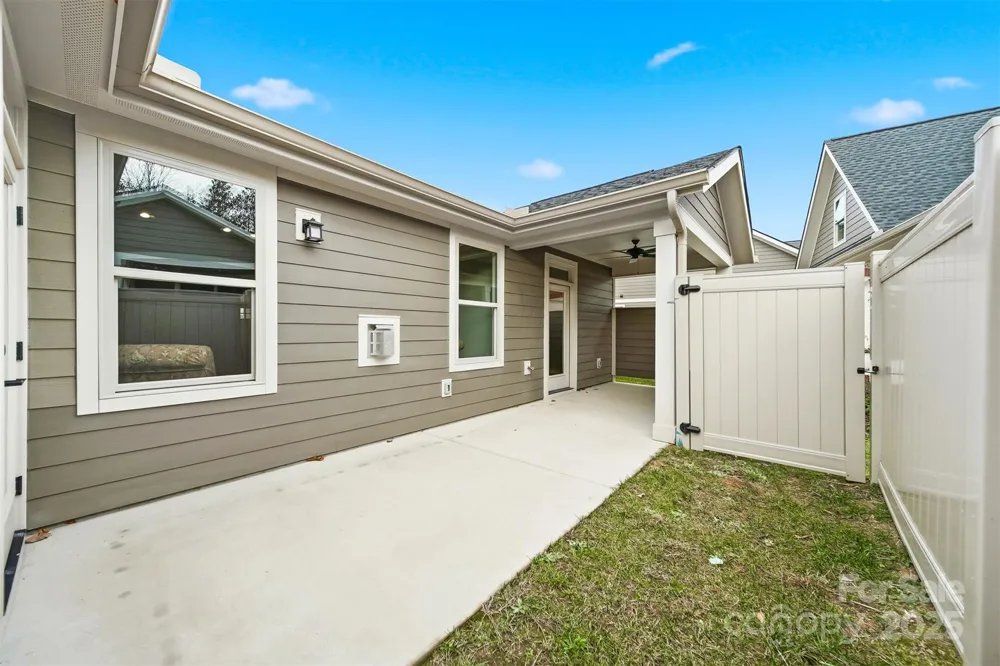 835A Wynnshire Drive Hickory, NC 28601