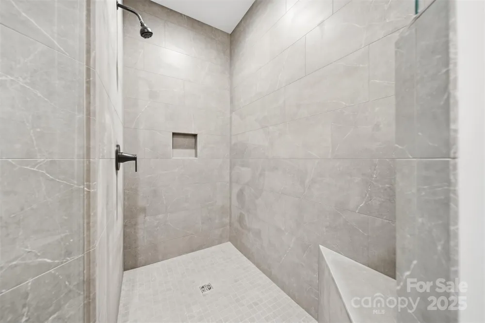 835A Wynnshire Drive Hickory, NC 28601