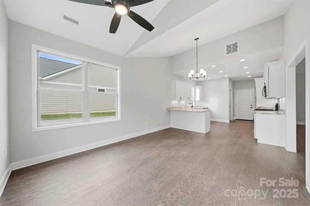 835A Wynnshire Drive Hickory, NC 28601