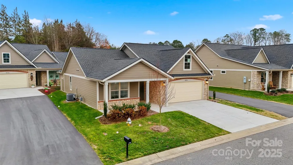 835A Wynnshire Drive Hickory, NC 28601