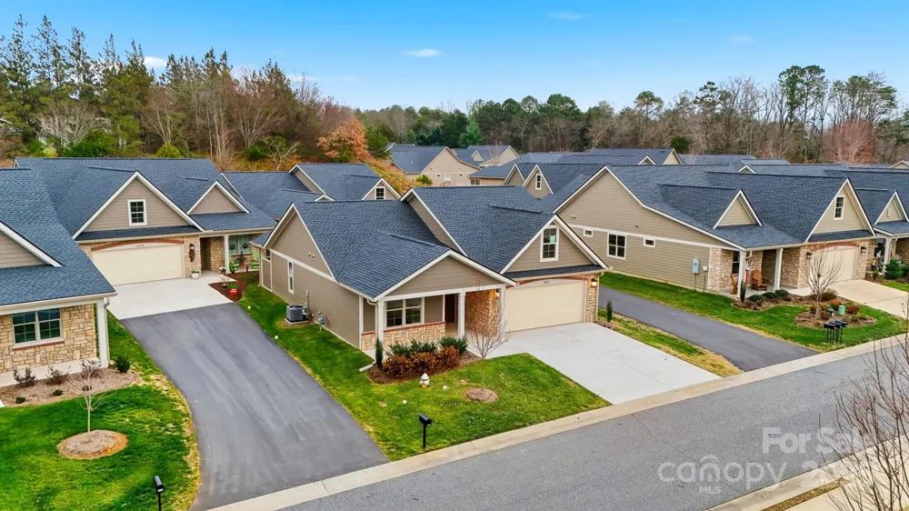 835A Wynnshire Drive Hickory, NC 28601