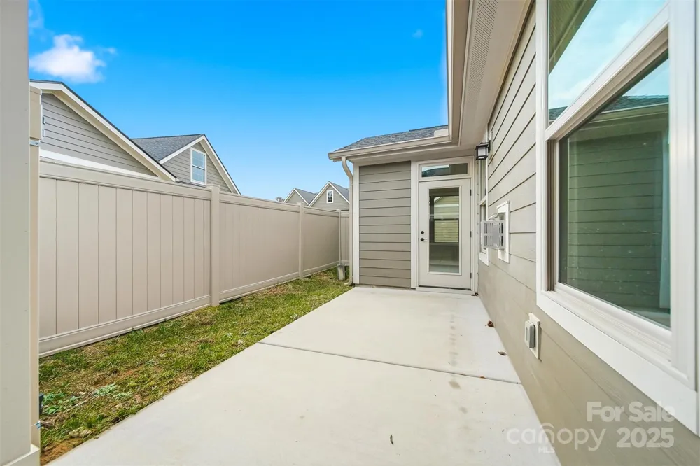 835A Wynnshire Drive Hickory, NC 28601
