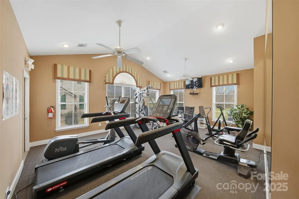 835A Wynnshire Drive Hickory, NC 28601