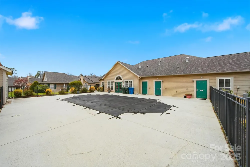 835A Wynnshire Drive Hickory, NC 28601