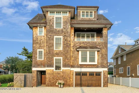 985 Ocean Avenue