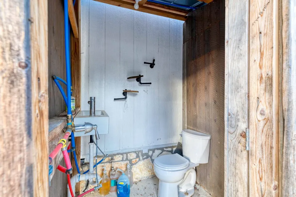 1501 Boggy Creek Road Lockhart, TX 78644