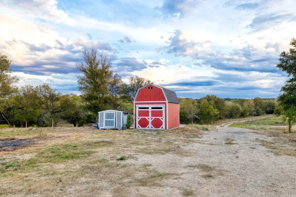 1501 Boggy Creek Road Lockhart, TX 78644