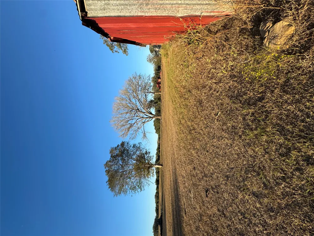 2636 E FM 532 Schulenburg, TX 78956