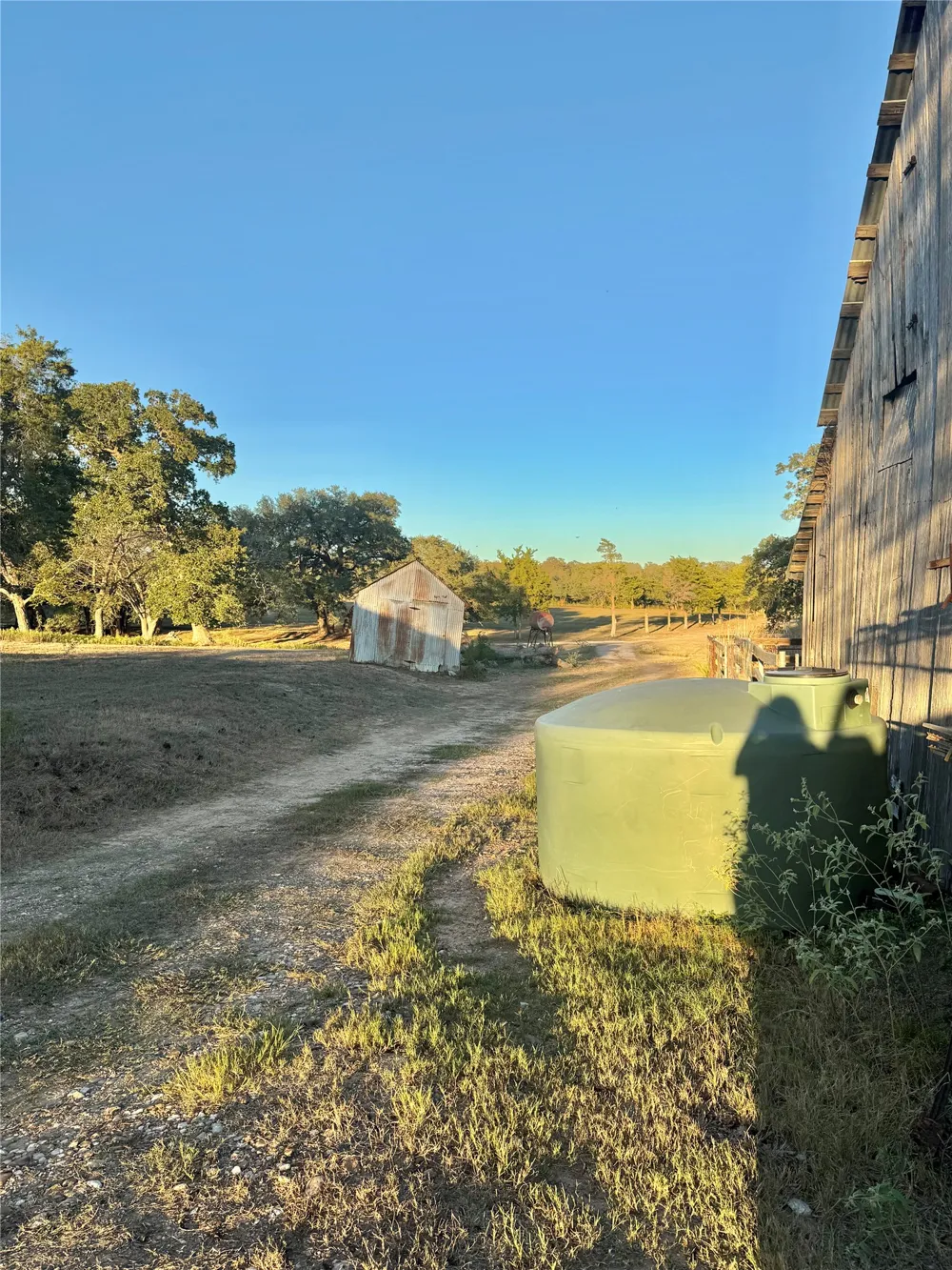 2636 E FM 532 Schulenburg, TX 78956