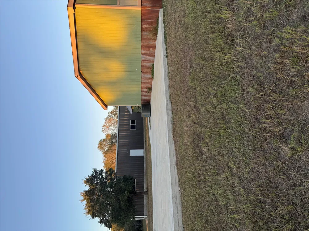 2636 E FM 532 Schulenburg, TX 78956