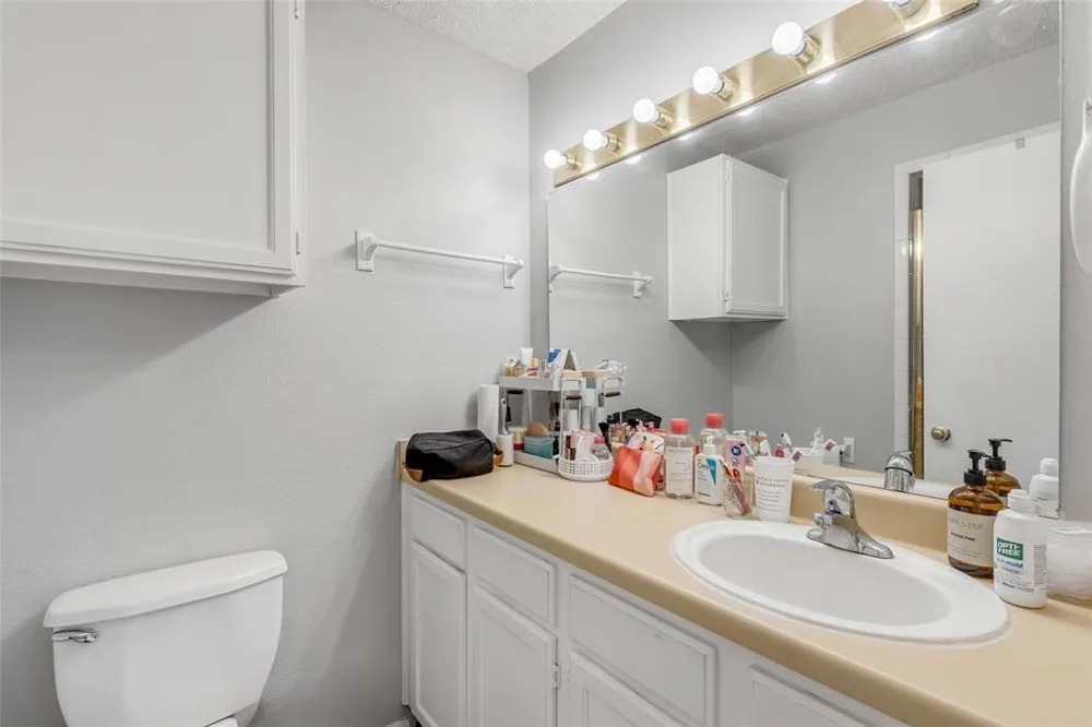 3115 Helms Street #210 Austin, TX 78705