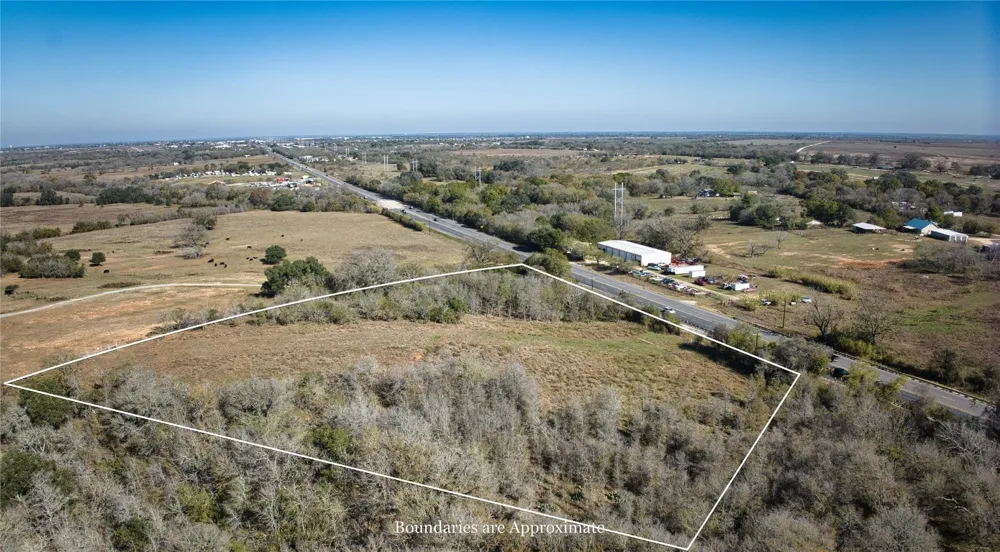 6635 S US HIGHWAY 183 Lockhart, TX 78644