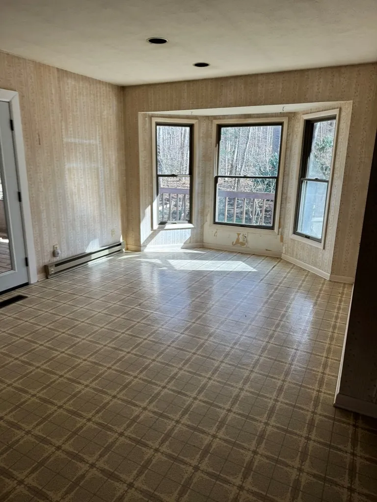 Larspur Lane Cullowhee, NC 28723