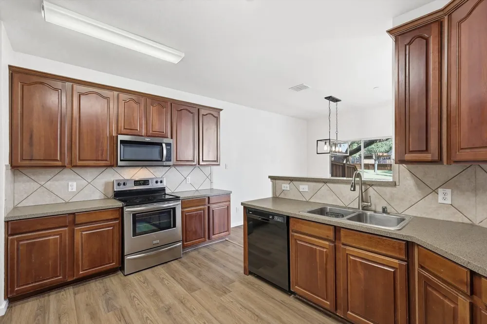 2917 Saint Andrews Drive Lewisville, TX 75067