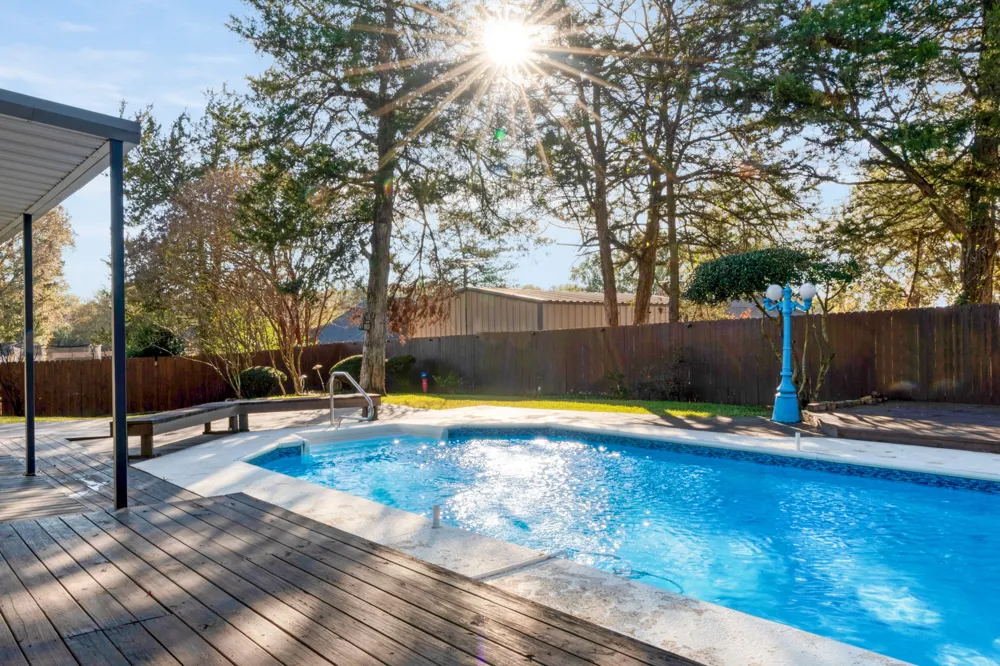 635 Cedar Creek Reno, TX 75462