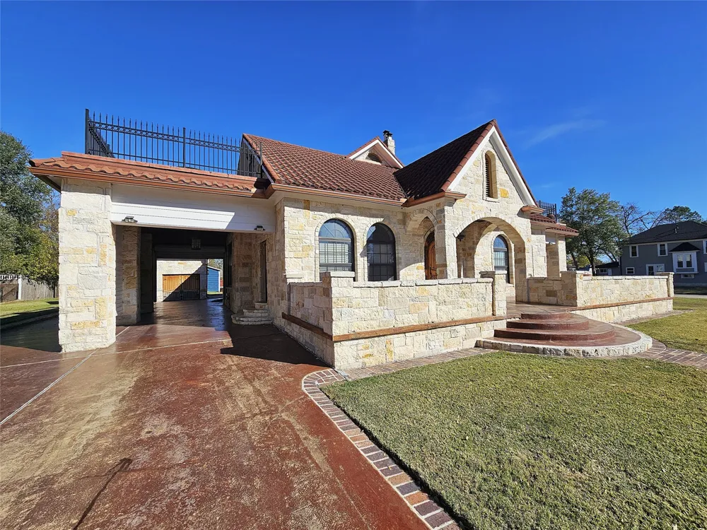 511 E Farrar Street Groesbeck, TX 76642