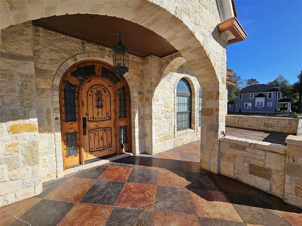 511 E Farrar Street Groesbeck, TX 76642