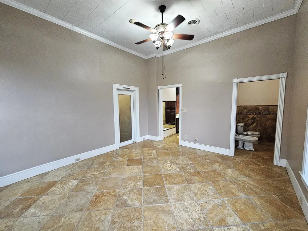511 E Farrar Street Groesbeck, TX 76642