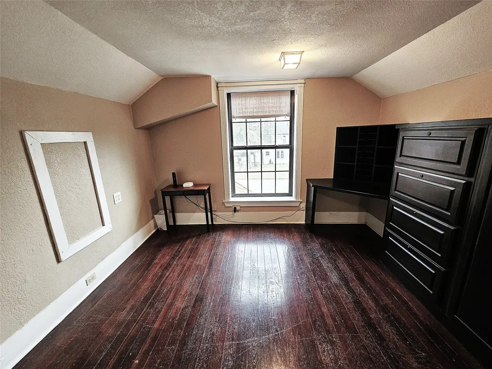 511 E Farrar Street Groesbeck, TX 76642