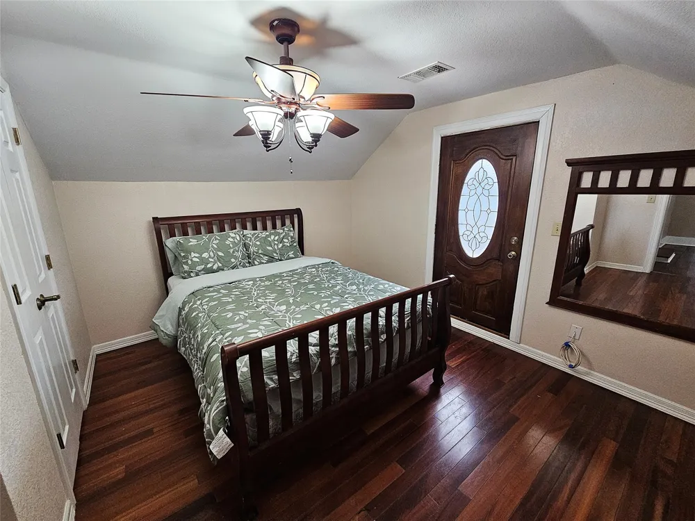 511 E Farrar Street Groesbeck, TX 76642