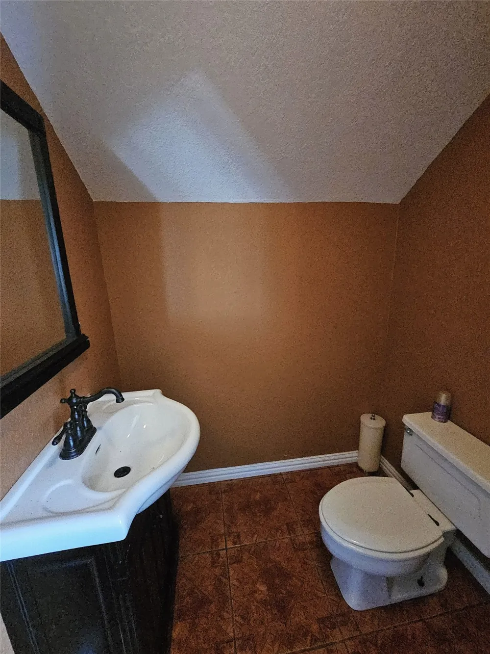 511 E Farrar Street Groesbeck, TX 76642