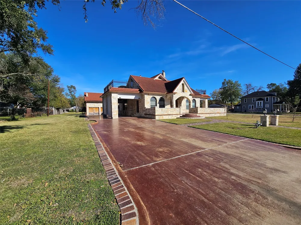 511 E Farrar Street Groesbeck, TX 76642