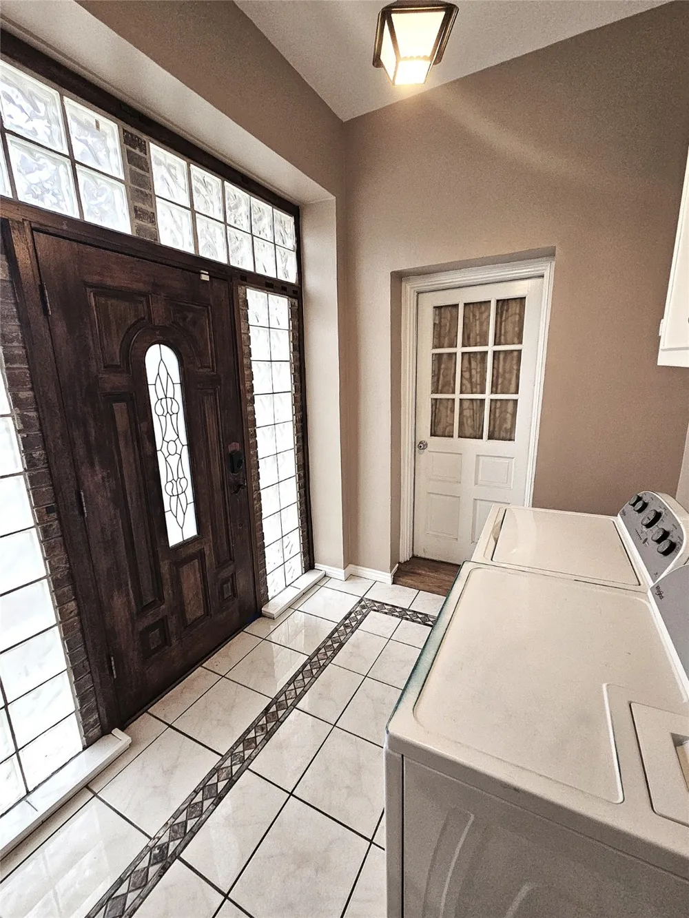 511 E Farrar Street Groesbeck, TX 76642