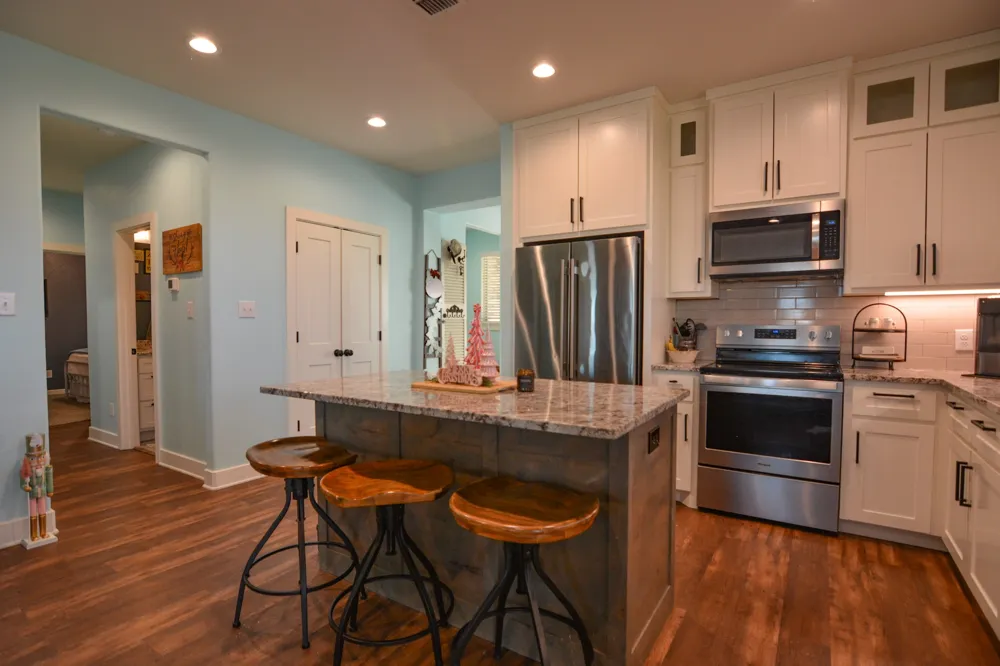 601 Mathew Street Grandview, TX 76050