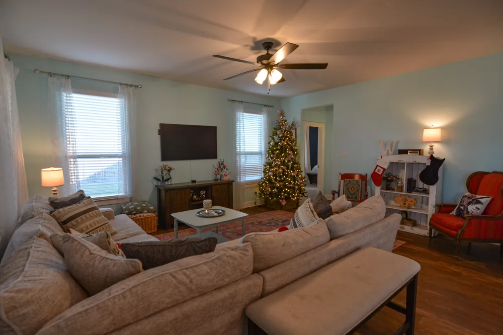 601 Mathew Street Grandview, TX 76050