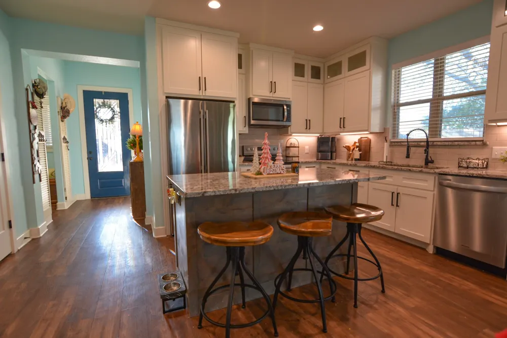 601 Mathew Street Grandview, TX 76050