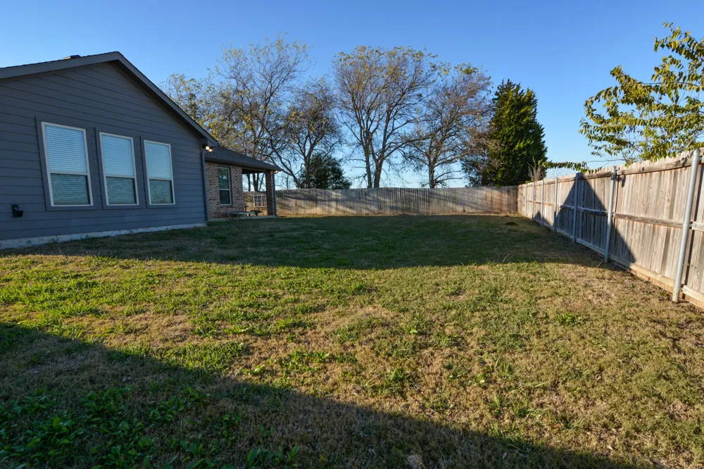 601 Mathew Street Grandview, TX 76050
