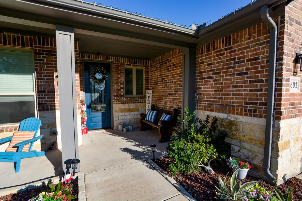601 Mathew Street Grandview, TX 76050
