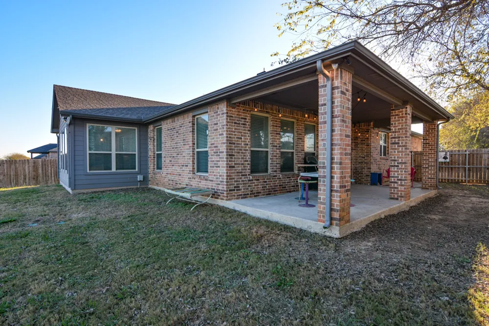 601 Mathew Street Grandview, TX 76050