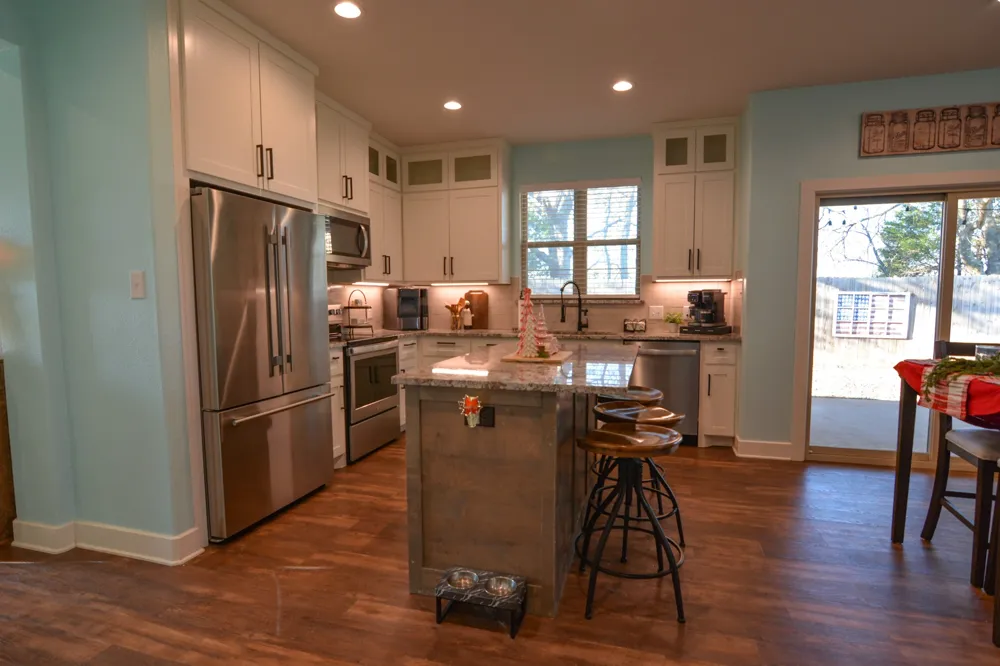 601 Mathew Street Grandview, TX 76050