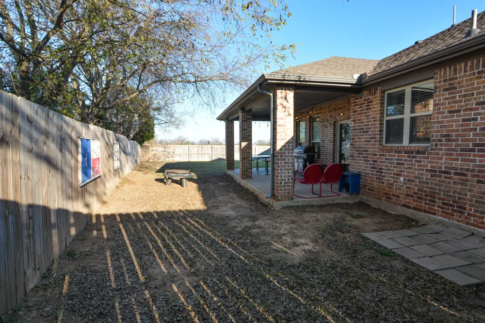 601 Mathew Street Grandview, TX 76050