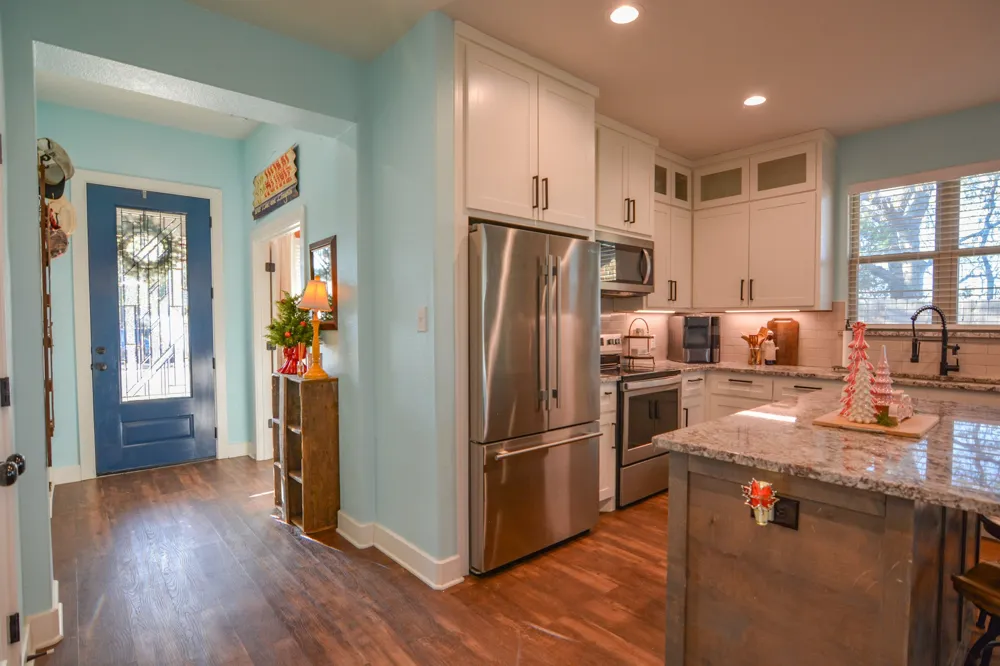 601 Mathew Street Grandview, TX 76050