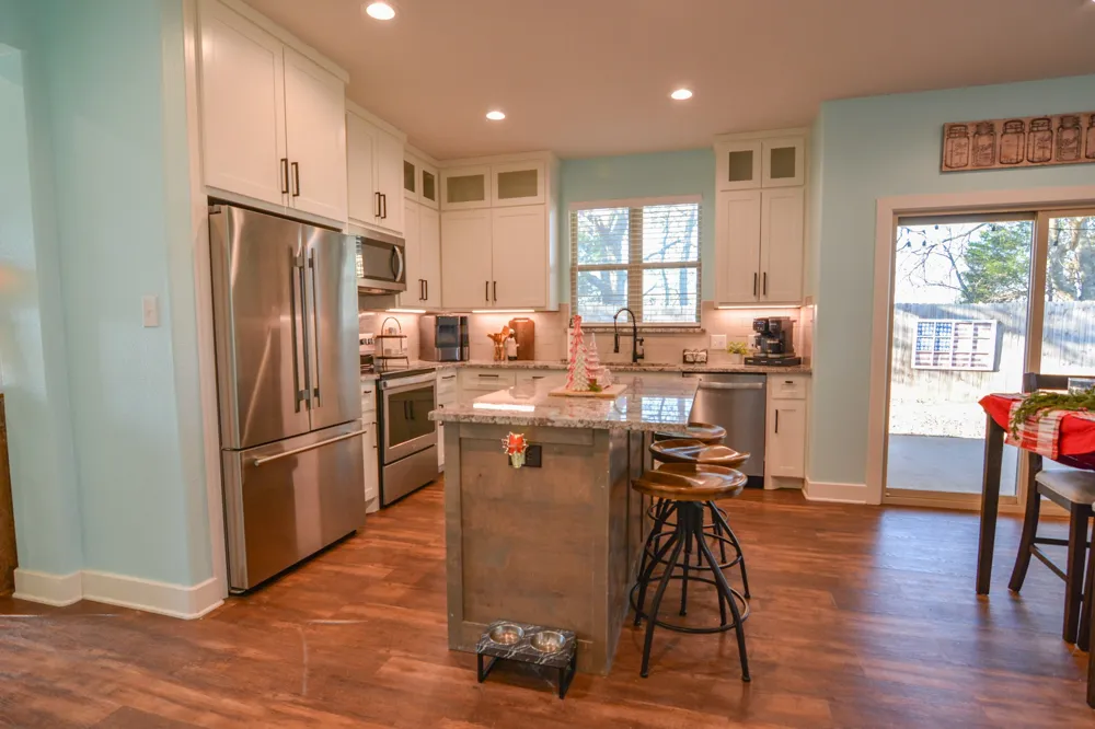 601 Mathew Street Grandview, TX 76050