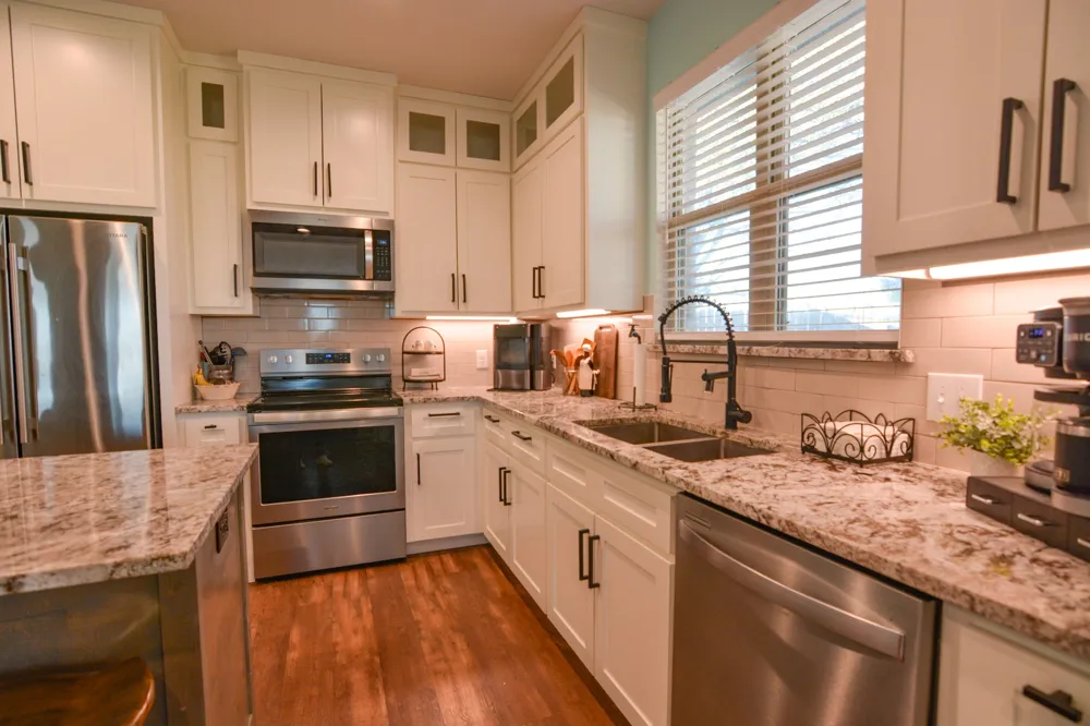601 Mathew Street Grandview, TX 76050