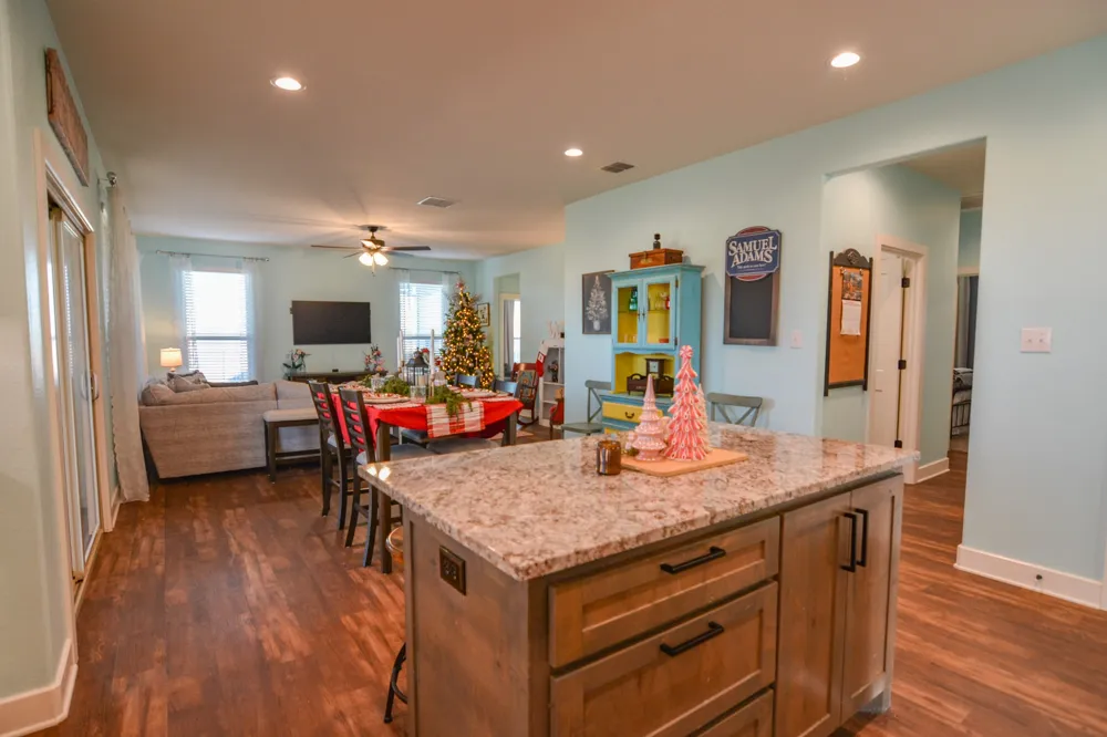601 Mathew Street Grandview, TX 76050