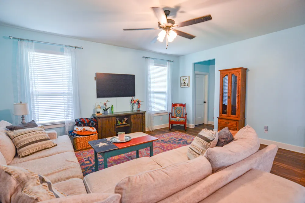 601 Mathew Street Grandview, TX 76050